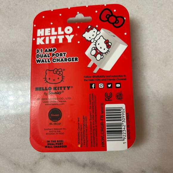 Hello Kitty 3.1 AMP Dual Port Wall Charger - Picture 3 of 3